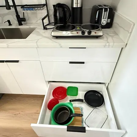 Modern Studio Stylish &Cozy Back Unit-3